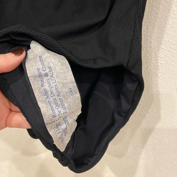 NEW L*Space Ribbed Phoebe One Piece Swimsuit Size 4 - Picture 3 of 4